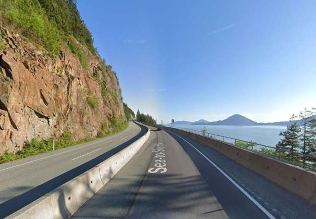 Sea-to-Sky_Hwy_-_Whistler_British_Columbia_2.JPG